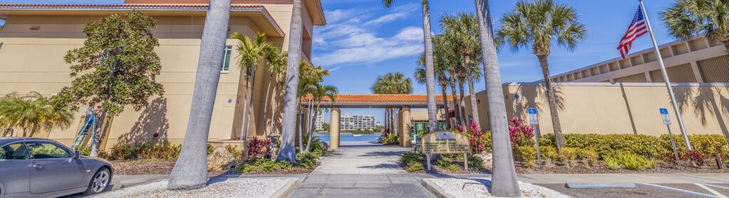 St Pete Beach Florida - Pinellas County Realtor Candis Carmichael